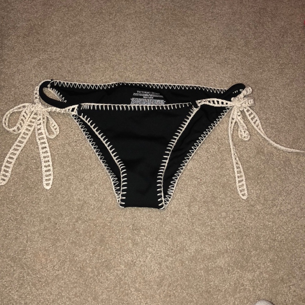 DISCONTINUED VICTORIA'S SECRET CROCHET BIKINI